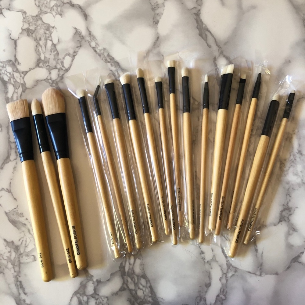 Coastal scents brushes LOT